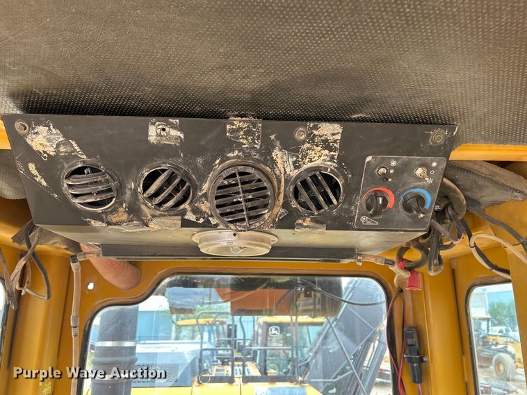 image for item EC1375 Trencor T1060 trencher