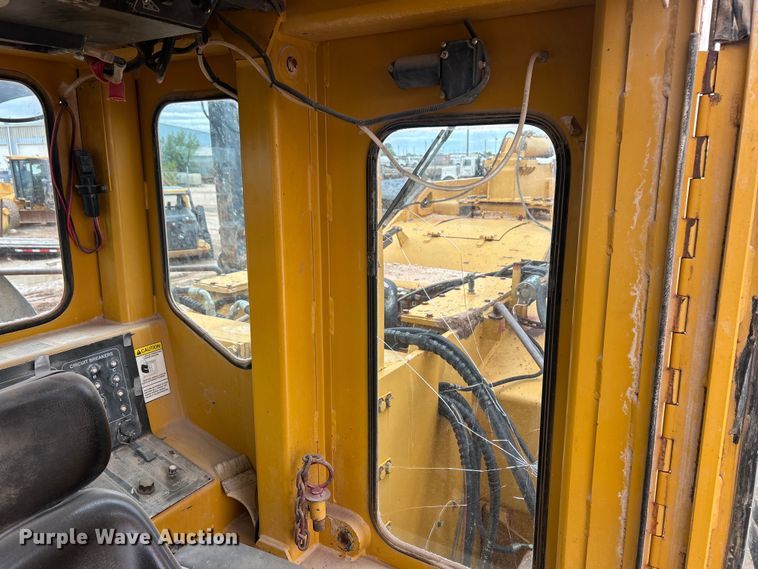 image for item EC1375 Trencor T1060 trencher