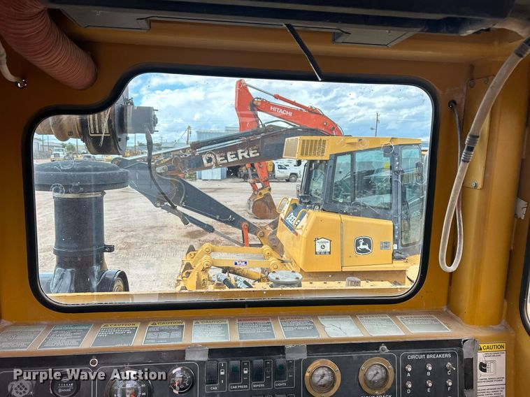 image for item EC1376 Trencor T1060 trencher