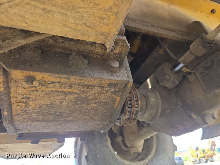 image for item EC4225 1996 Vermeer V5750 trencher