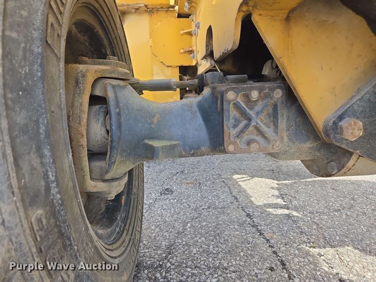 image for item EC4225 1996 Vermeer V5750 trencher