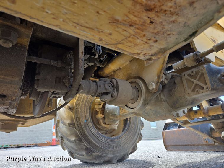 image for item EC4225 1996 Vermeer V5750 trencher