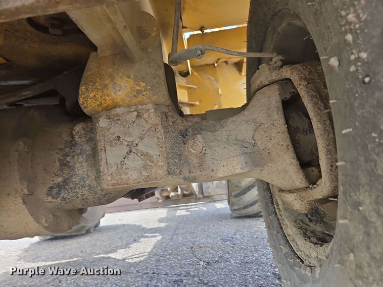 image for item EC4225 1996 Vermeer V5750 trencher