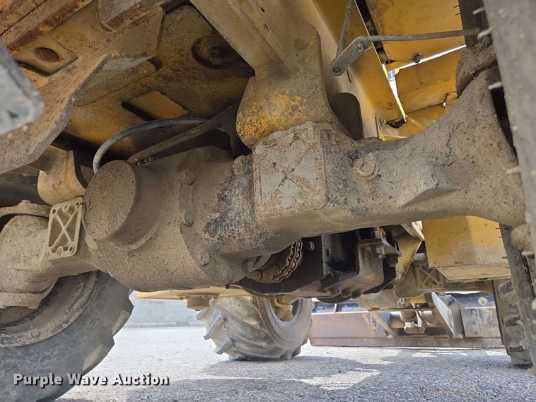 image for item EC4225 1996 Vermeer V5750 trencher