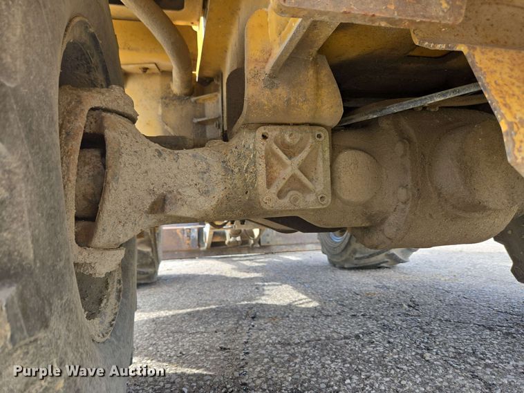 image for item EC4225 1996 Vermeer V5750 trencher