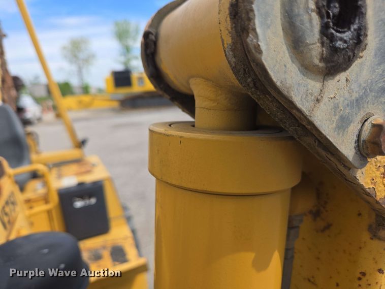 image for item EC4225 1996 Vermeer V5750 trencher