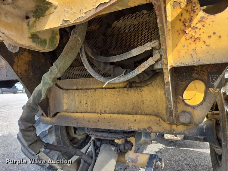 image for item EC4225 1996 Vermeer V5750 trencher