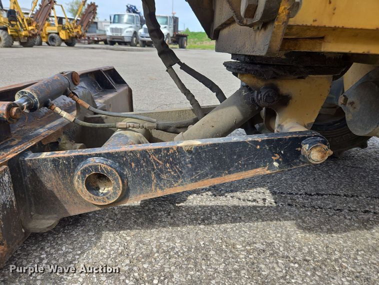 image for item EC4225 1996 Vermeer V5750 trencher