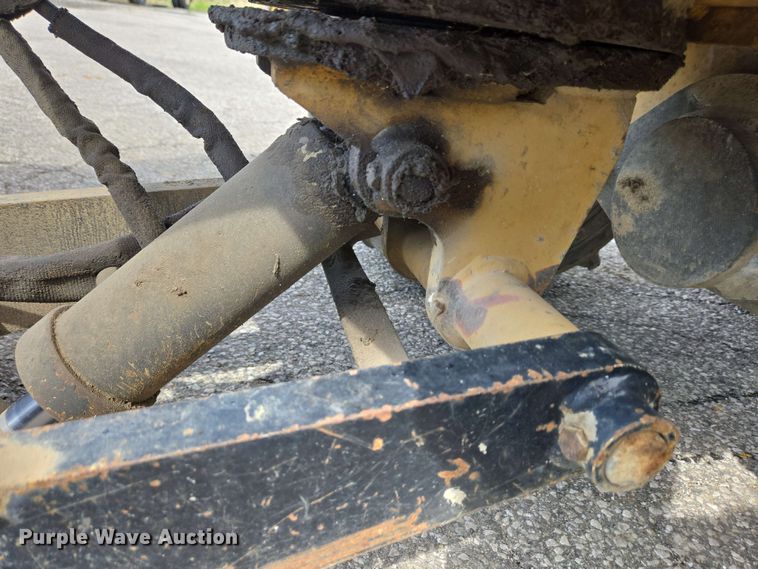 image for item EC4225 1996 Vermeer V5750 trencher