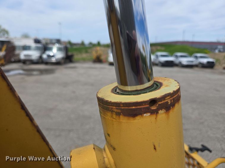 image for item EC4225 1996 Vermeer V5750 trencher