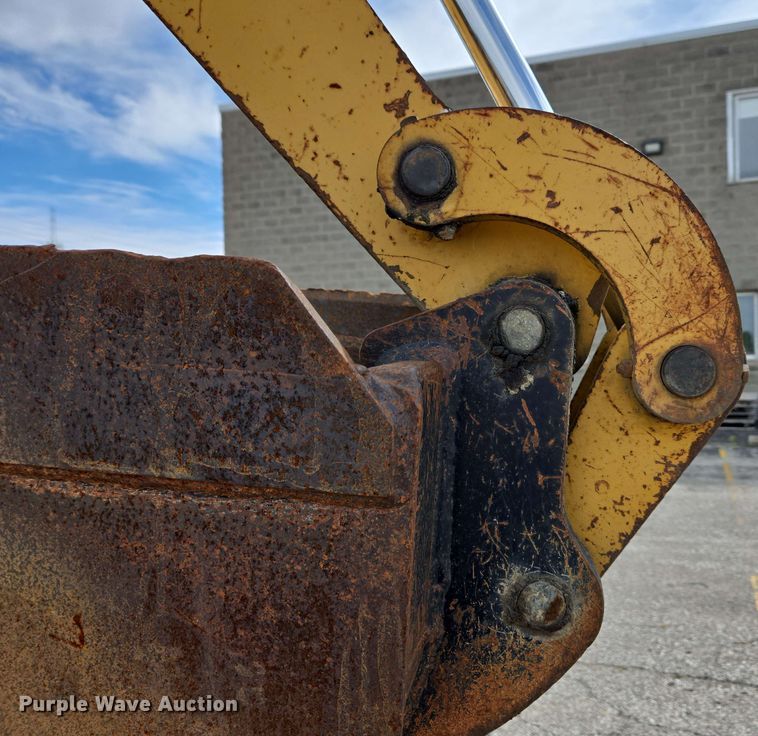 image for item EC4225 1996 Vermeer V5750 trencher