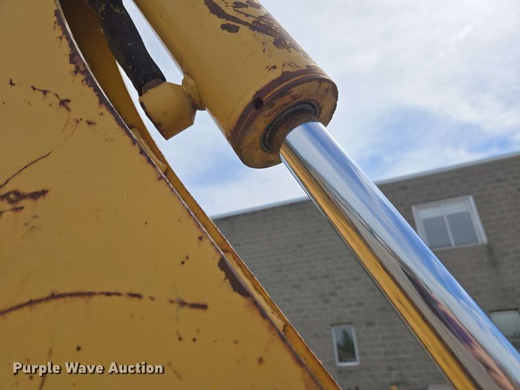 image for item EC4225 1996 Vermeer V5750 trencher