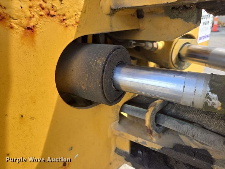 image for item EC4225 1996 Vermeer V5750 trencher