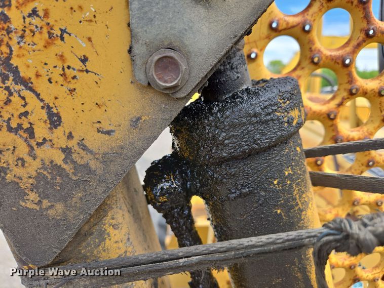 image for item EC4225 1996 Vermeer V5750 trencher