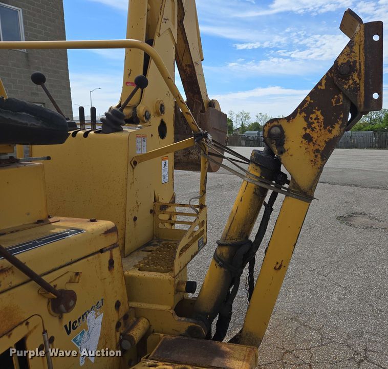 image for item EC4225 1996 Vermeer V5750 trencher