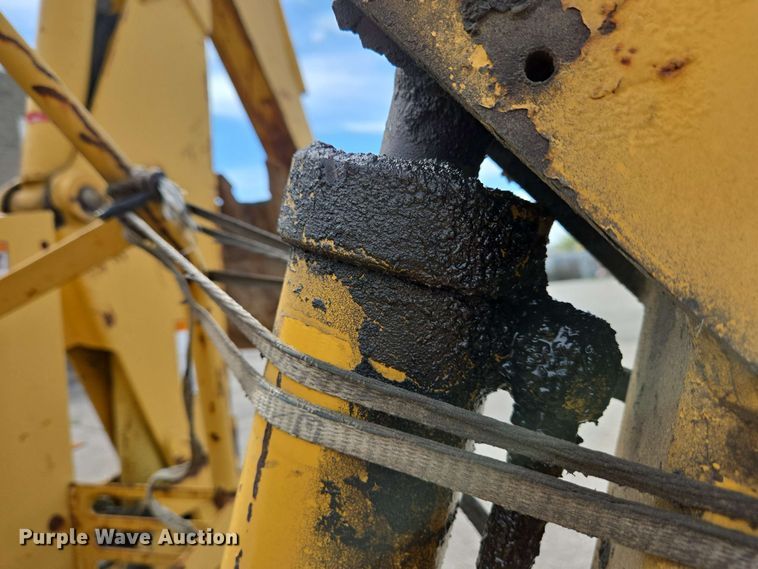 image for item EC4225 1996 Vermeer V5750 trencher