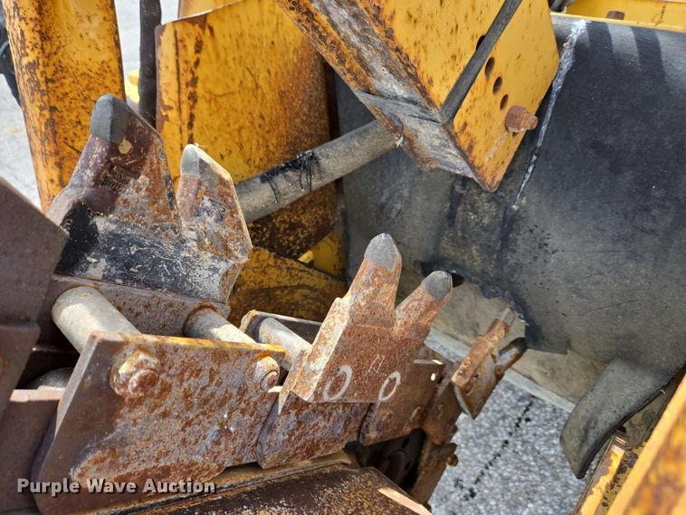 image for item EC4225 1996 Vermeer V5750 trencher