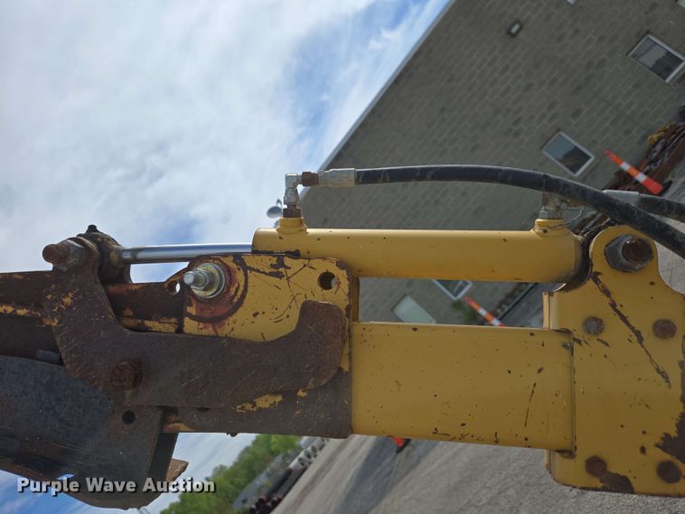 image for item EC4225 1996 Vermeer V5750 trencher