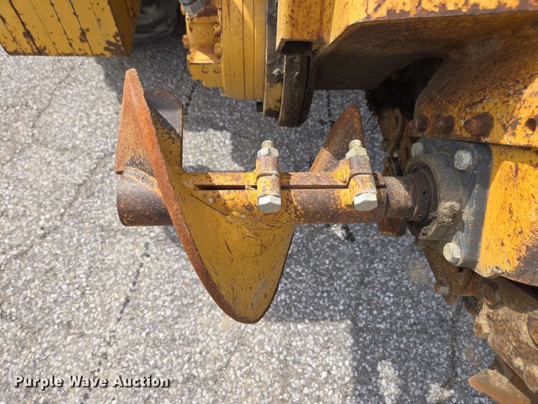 image for item EC4225 1996 Vermeer V5750 trencher