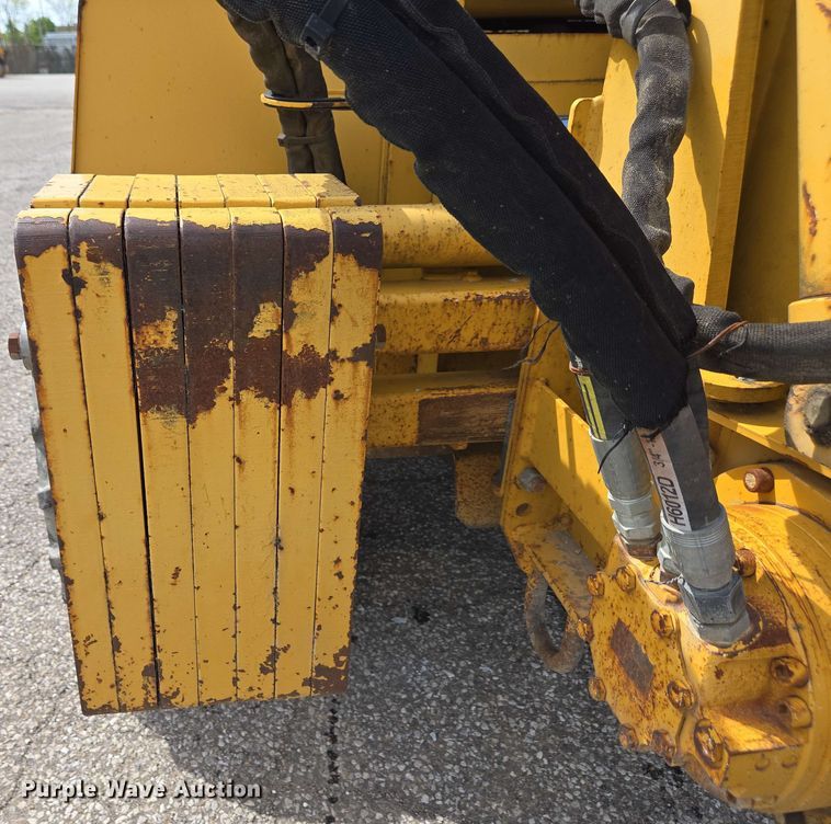 image for item EC4225 1996 Vermeer V5750 trencher