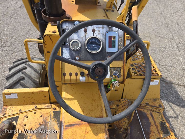 image for item EC4225 1996 Vermeer V5750 trencher