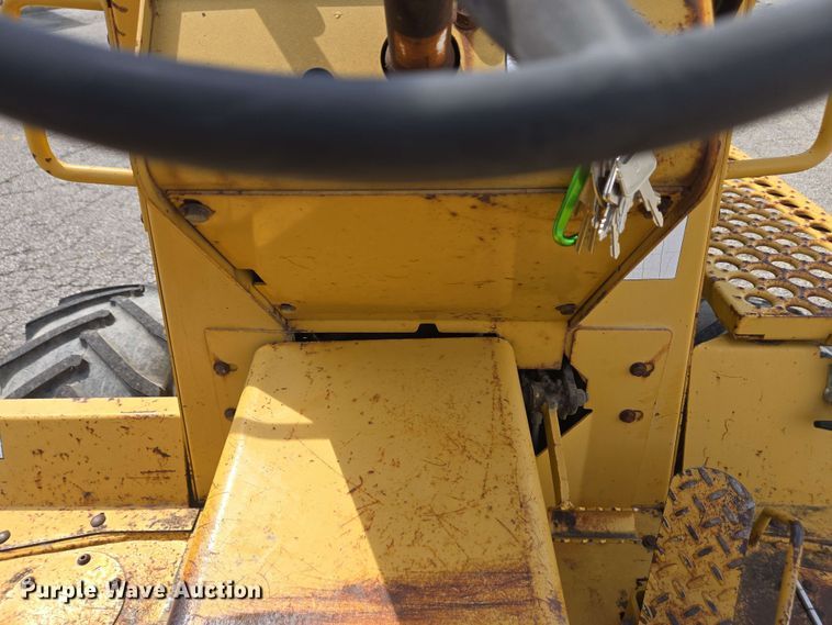 image for item EC4225 1996 Vermeer V5750 trencher