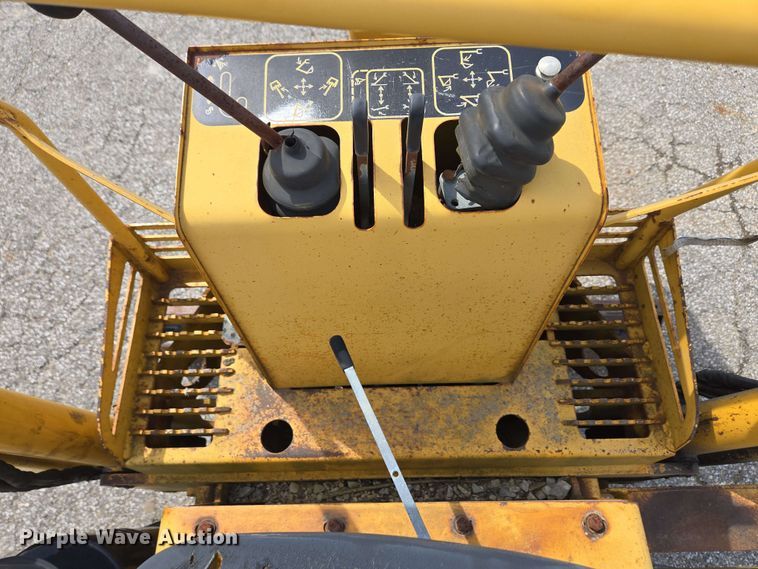 image for item EC4225 1996 Vermeer V5750 trencher