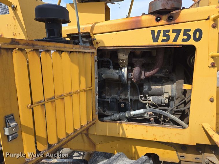 image for item EC4225 1996 Vermeer V5750 trencher