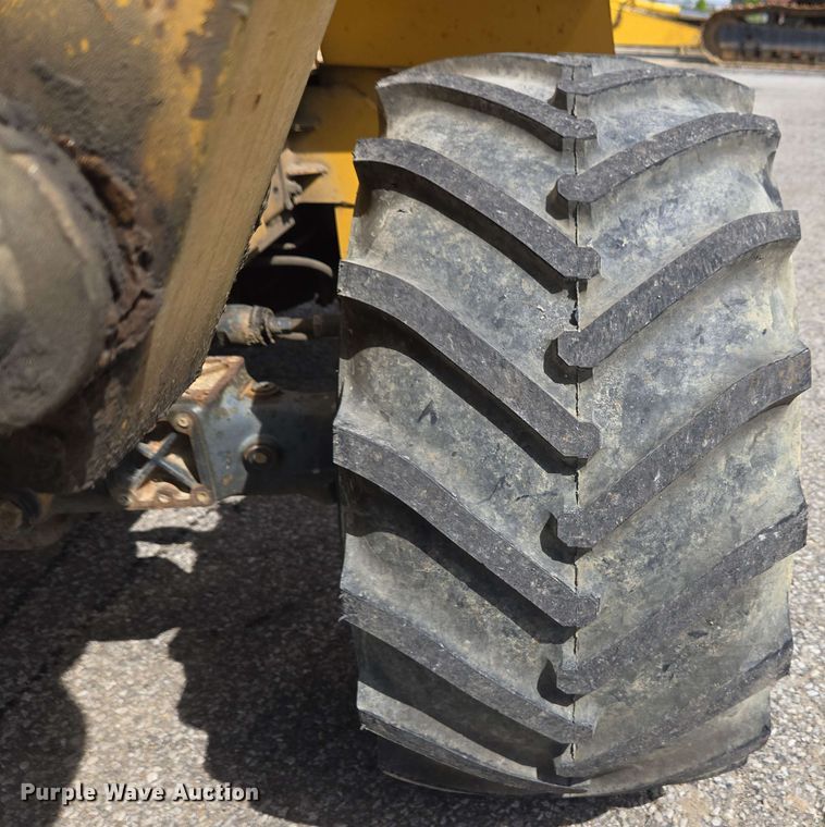 image for item EC4225 1996 Vermeer V5750 trencher