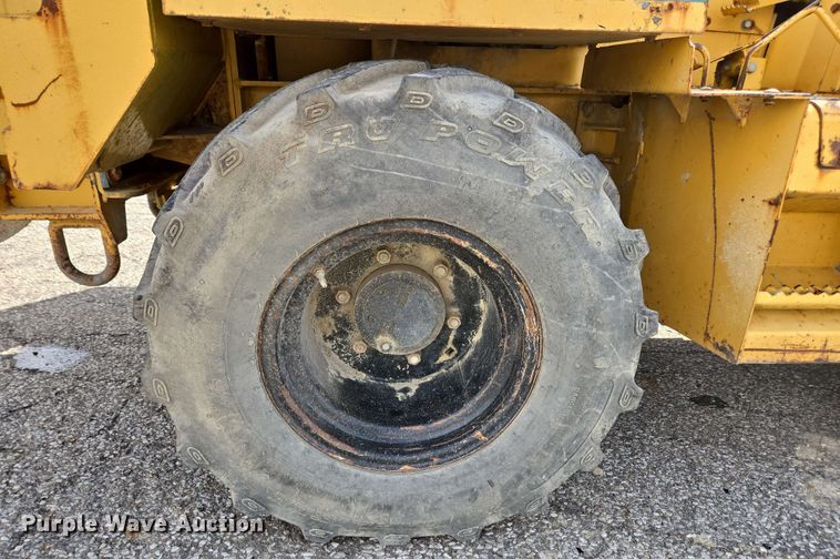 image for item EC4225 1996 Vermeer V5750 trencher