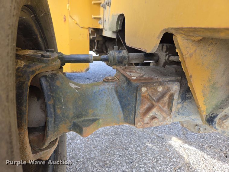 image for item EC4226 1996 Vermeer V5750 trencher