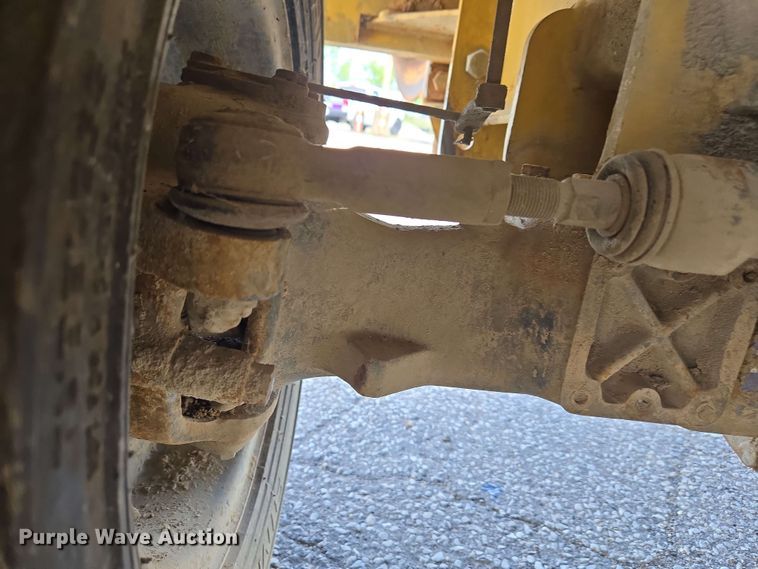 image for item EC4226 1996 Vermeer V5750 trencher