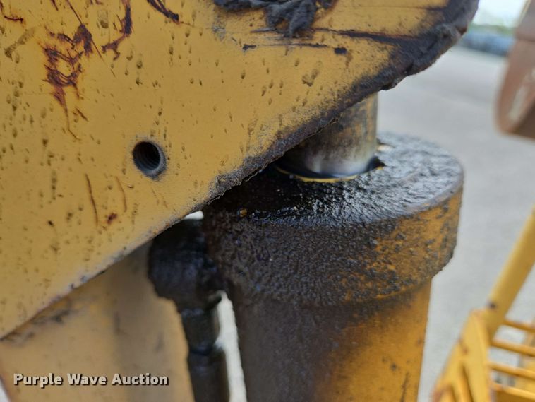 image for item EC4226 1996 Vermeer V5750 trencher