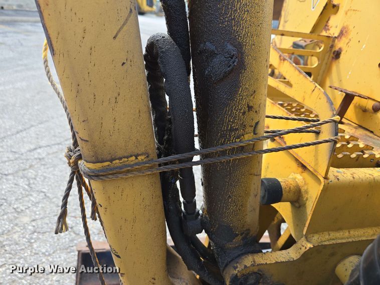 image for item EC4226 1996 Vermeer V5750 trencher