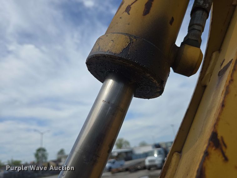 image for item EC4226 1996 Vermeer V5750 trencher