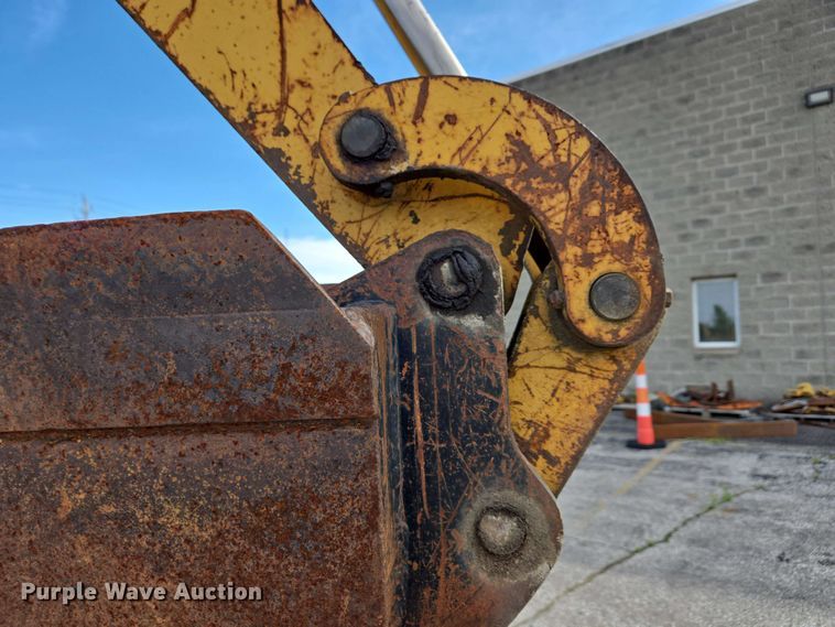 image for item EC4226 1996 Vermeer V5750 trencher