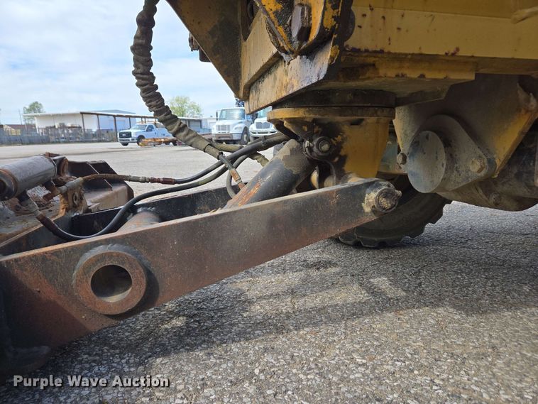 image for item EC4226 1996 Vermeer V5750 trencher