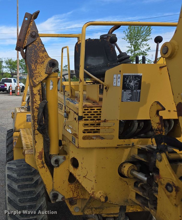 image for item EC4226 1996 Vermeer V5750 trencher