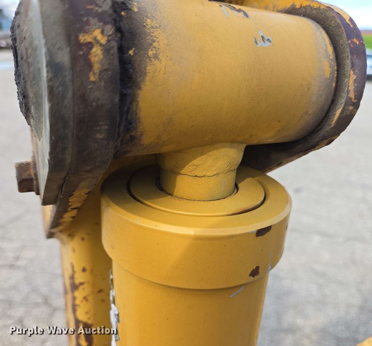 image for item EC4226 1996 Vermeer V5750 trencher