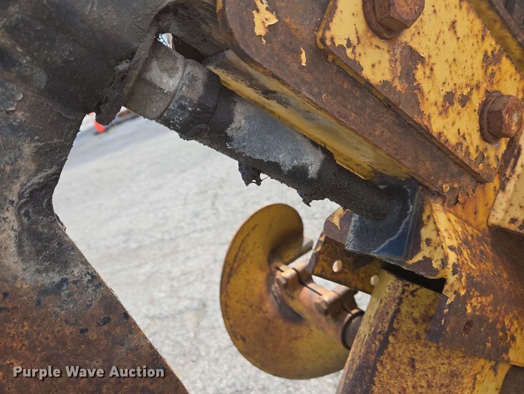 image for item EC4226 1996 Vermeer V5750 trencher