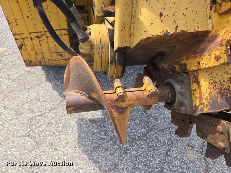 image for item EC4226 1996 Vermeer V5750 trencher