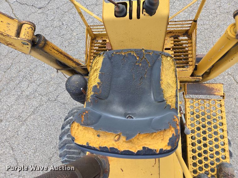 image for item EC4226 1996 Vermeer V5750 trencher