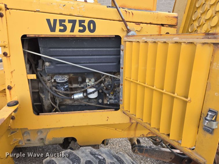 image for item EC4226 1996 Vermeer V5750 trencher