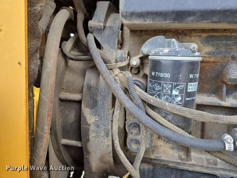 image for item EC4226 1996 Vermeer V5750 trencher