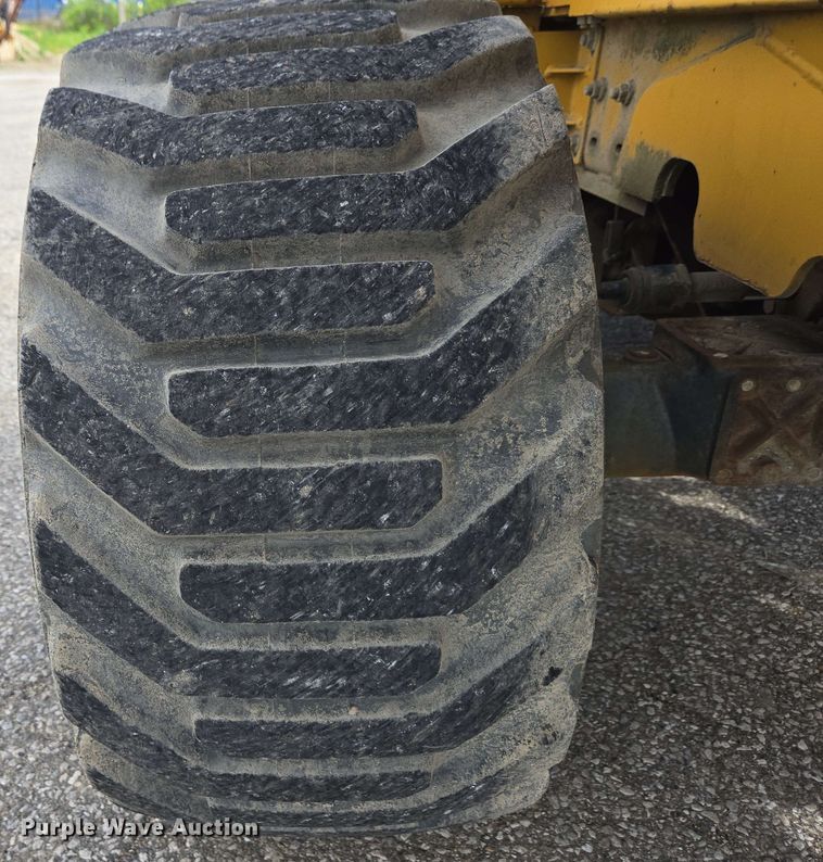 image for item EC4226 1996 Vermeer V5750 trencher