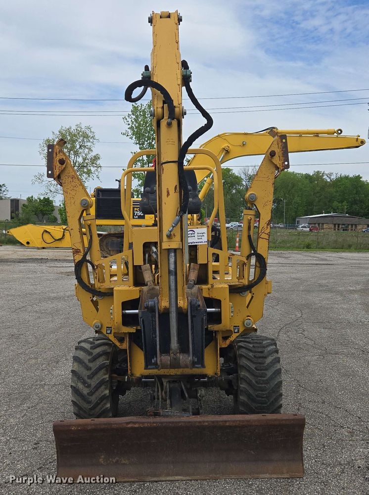 image for item EC4227 2006 Vermeer RT450 trencher