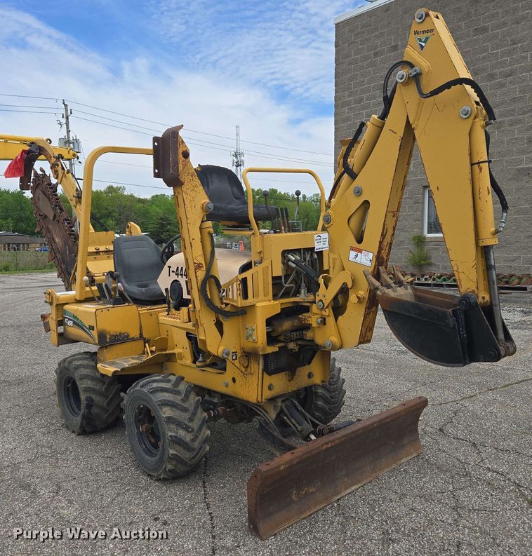 image for item EC4227 2006 Vermeer RT450 trencher