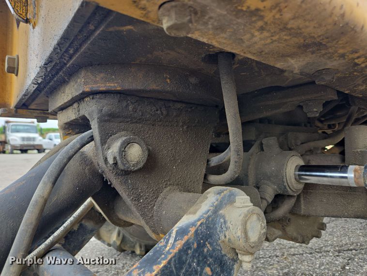 image for item EC4227 2006 Vermeer RT450 trencher