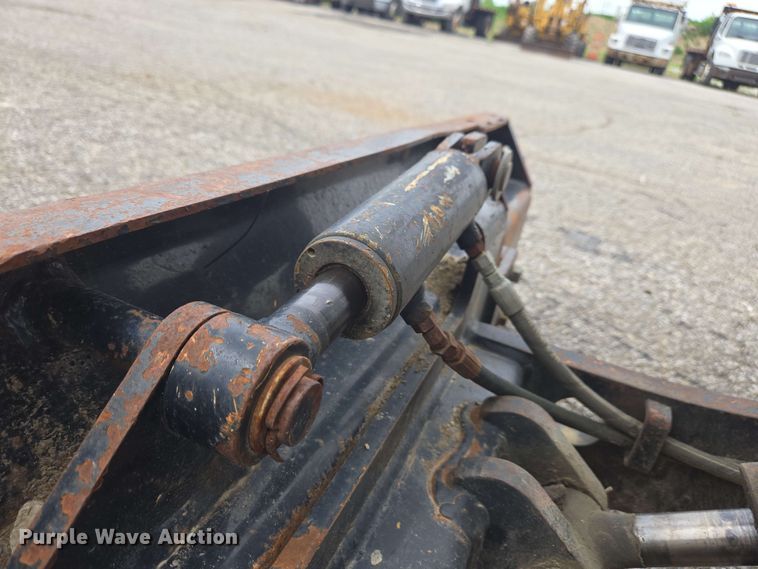 image for item EC4227 2006 Vermeer RT450 trencher