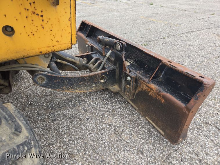 image for item EC4227 2006 Vermeer RT450 trencher